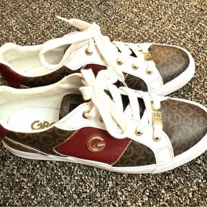 G by Guess Los Angeles Womens Sneakers. Red Brown Gold